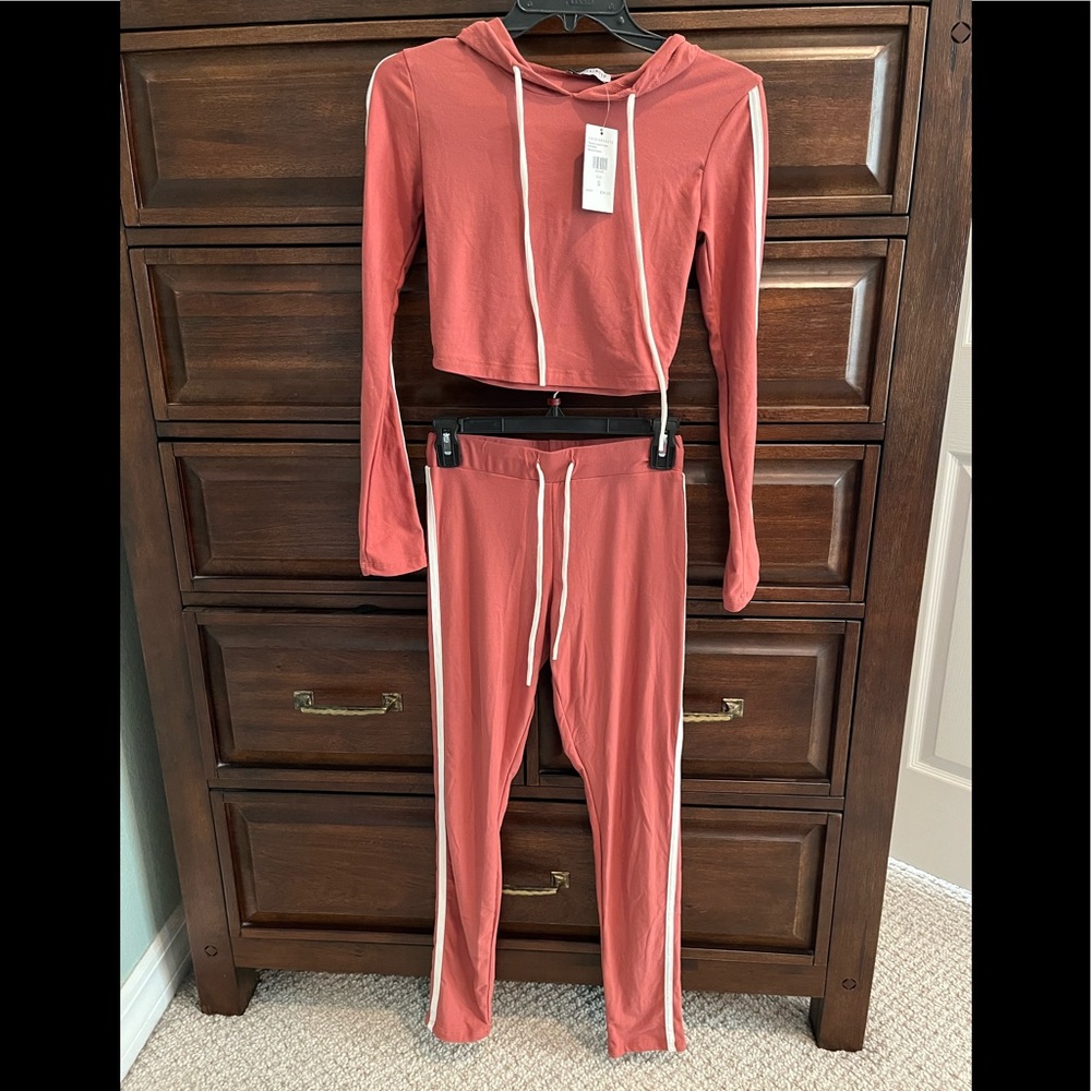 COPY - Jogger set SUPER soft womens size small mauve color crop top